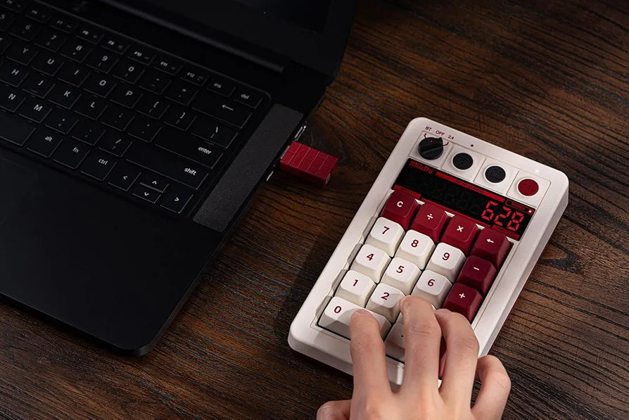 8BitDo Retro 18 Mechanical Numpad - Fami Edition  (PC)